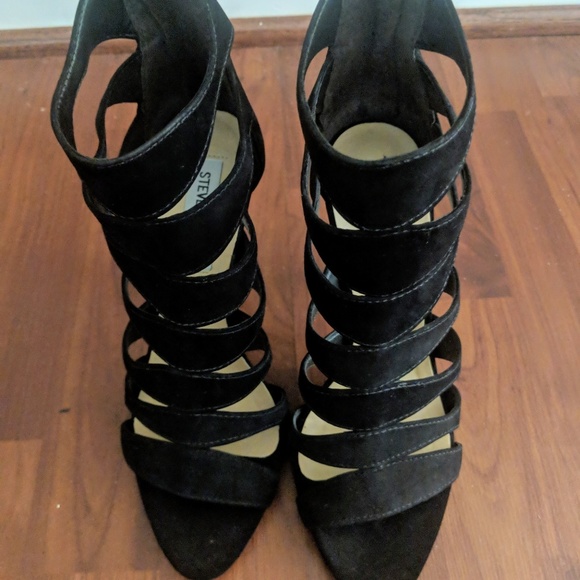 Steve Madden Swyndle Black Cutout Heels - Picture 5 of 5